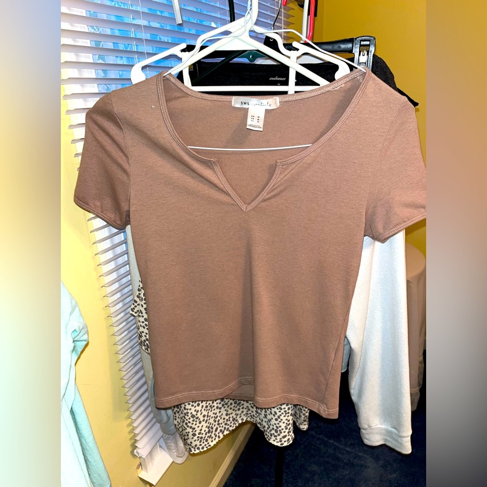 Women’s SWSessentials Mocha/ Brown Top- size M- *NEVER WORN/ TAGS ATTACHED*